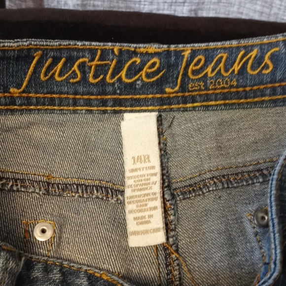 💙🩶NWOT JUSTICE DENIM JEAN SHORTS W/SILVER SEQUIN ON THE POCKETS💙🩶 - Picture 3 of 3